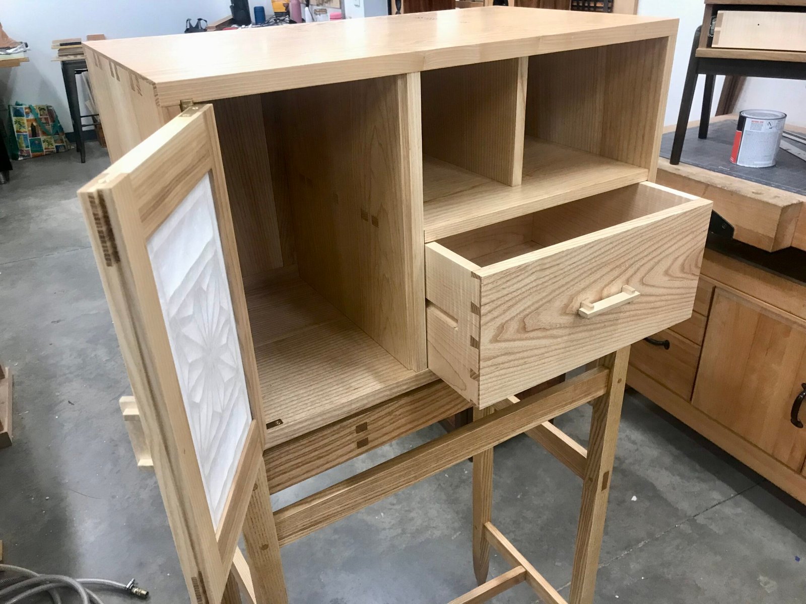 cabinet2